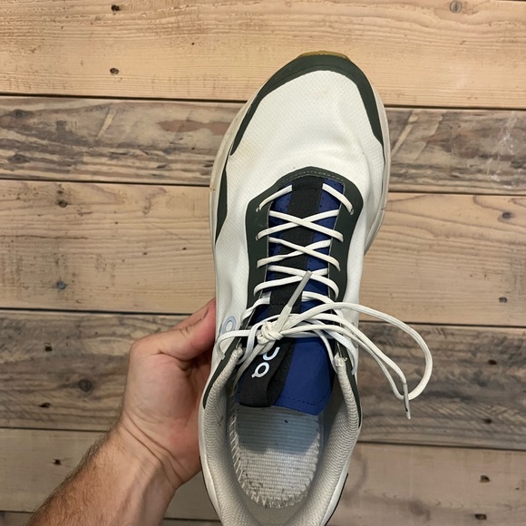 ON running shoes - Picture 4 of 5